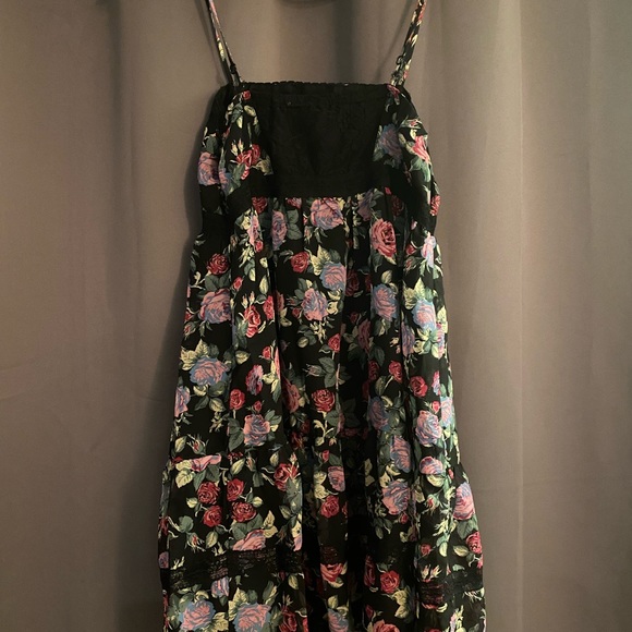 FLORAL SPRING/SUMMER DRESS ✨ (Date, Party, Valentine’s, Vacation) - Picture 2 of 2